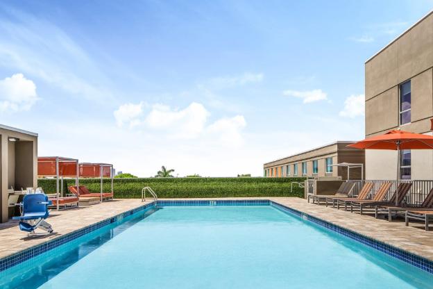 holiday inn express ft lauderdale cruise airport by ihg