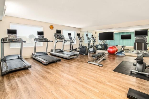 holiday inn express ft lauderdale cruise airport by ihg