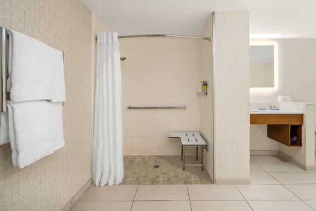 holiday inn express ft lauderdale cruise airport by ihg