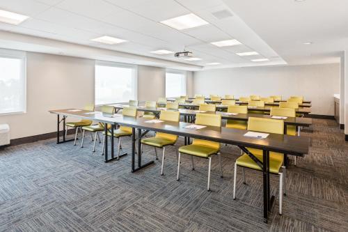 holiday inn express ft lauderdale cruise airport by ihg