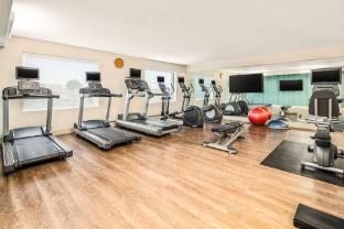 holiday inn express ft lauderdale cruise airport by ihg