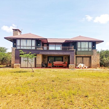 mount kenya wildlife estate at ol pejeta
