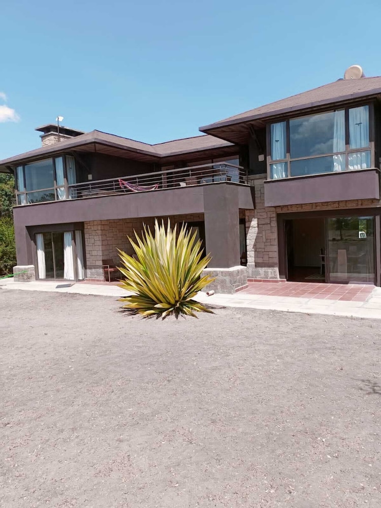 mount kenya wildlife estate at ol pejeta