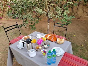 souimanga bleu hotel saly
