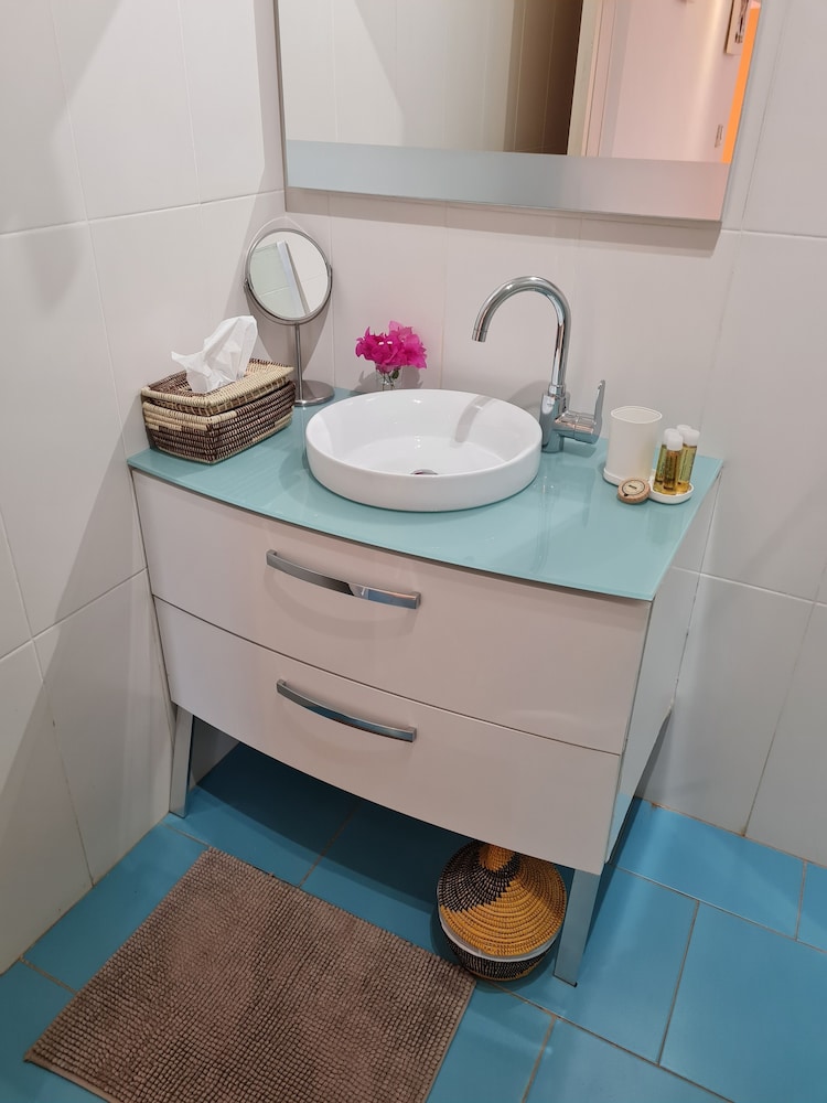souimanga bleu hotel saly