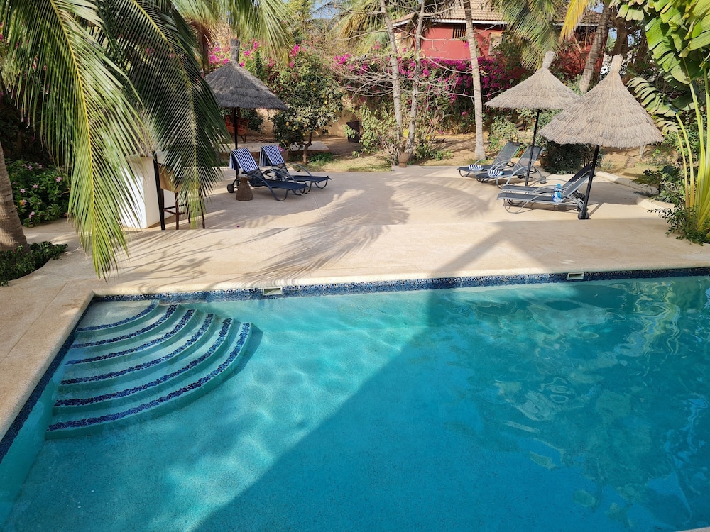 souimanga bleu hotel saly