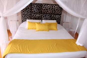 souimanga bleu hotel saly