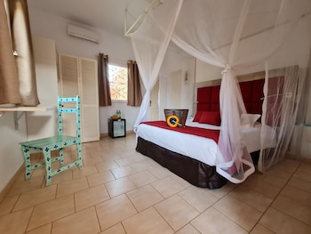 souimanga bleu hotel saly