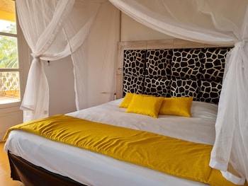 souimanga bleu hotel saly