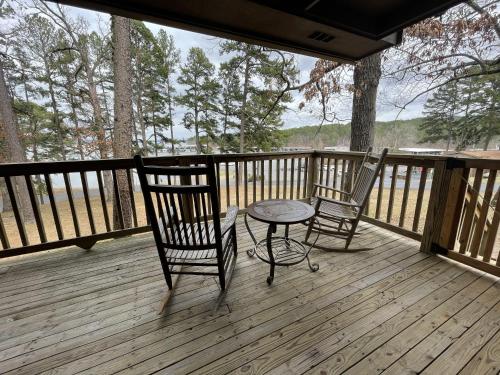 mountain harbor lodge cottage on lake ouachita by redawning