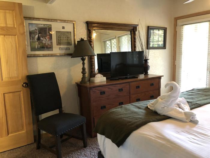 mountain harbor forest view lodge cottage by redawning