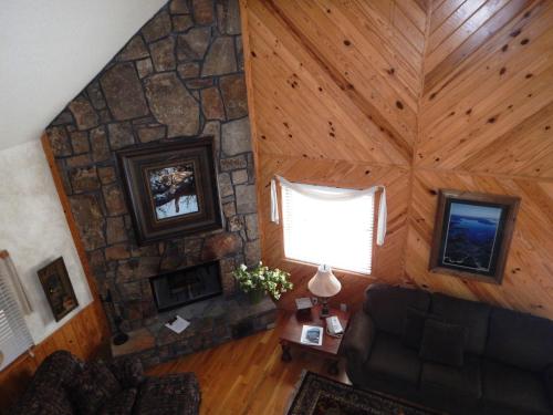 luxury loft log sided two bedroom harbor north cottage on lake ouachita by redawning