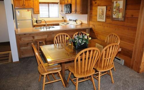 Seven Springs Swiss Mountain 3 Bedroom Standard Condo, Sleeps 8! 3 Condo By Redawning,Middlecreek Township>>Champion,3 star