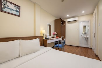 queen cafe hotel and pub