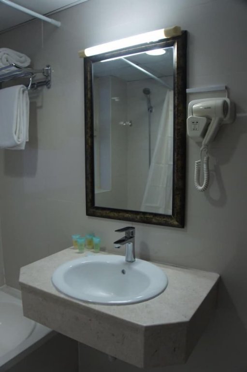 Three 888 Hotel,Dubai>>Deira,2 star