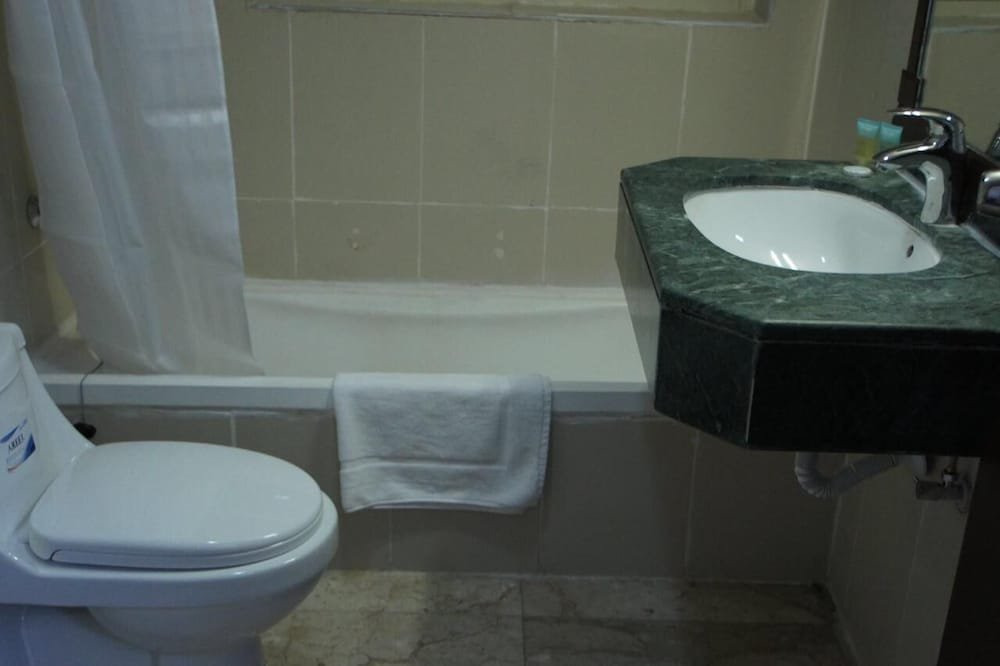 Three 888 Hotel,Dubai>>Deira,2 star