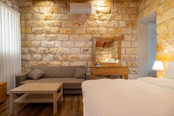 via maria boutique suites