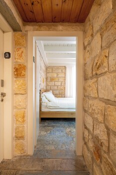 via maria boutique suites