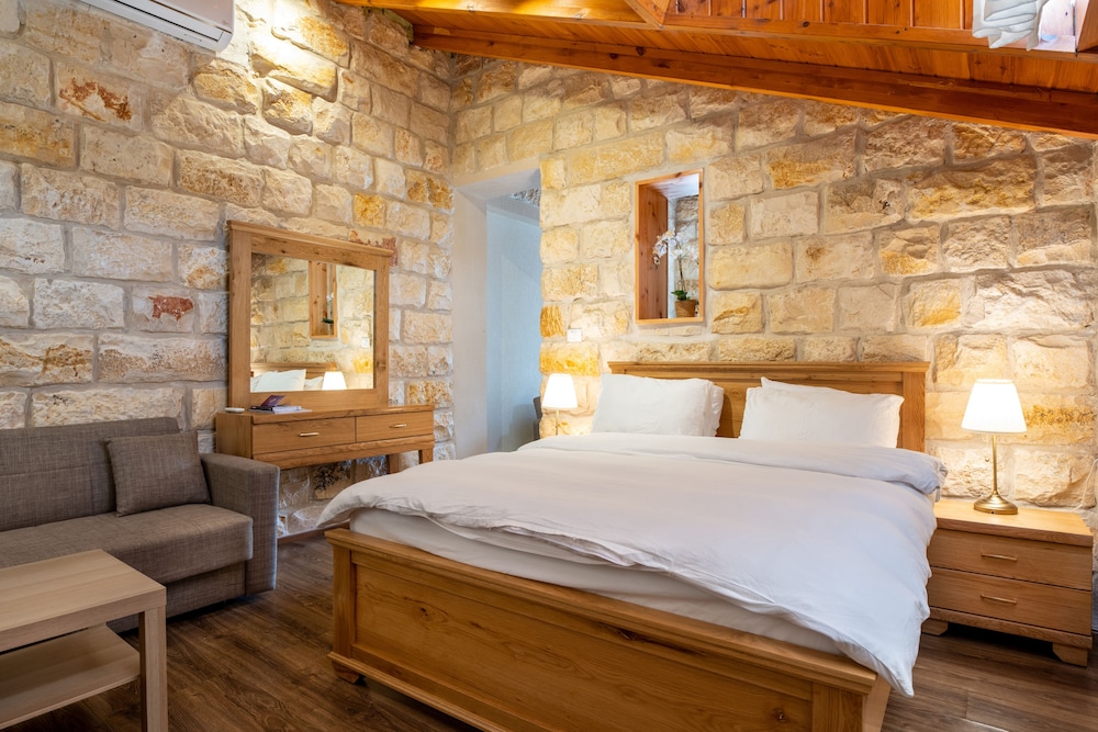 via maria boutique suites