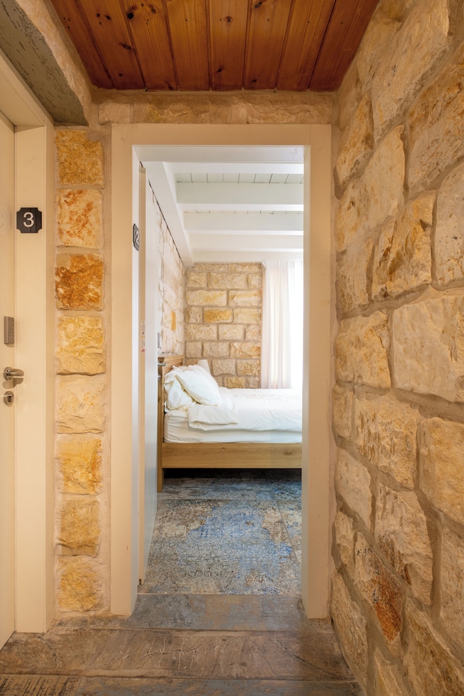 via maria boutique suites