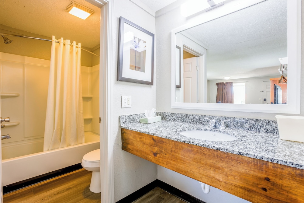 cozy garden inn