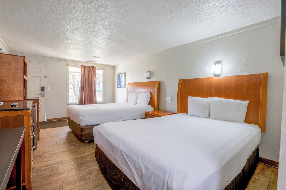 cozy garden inn