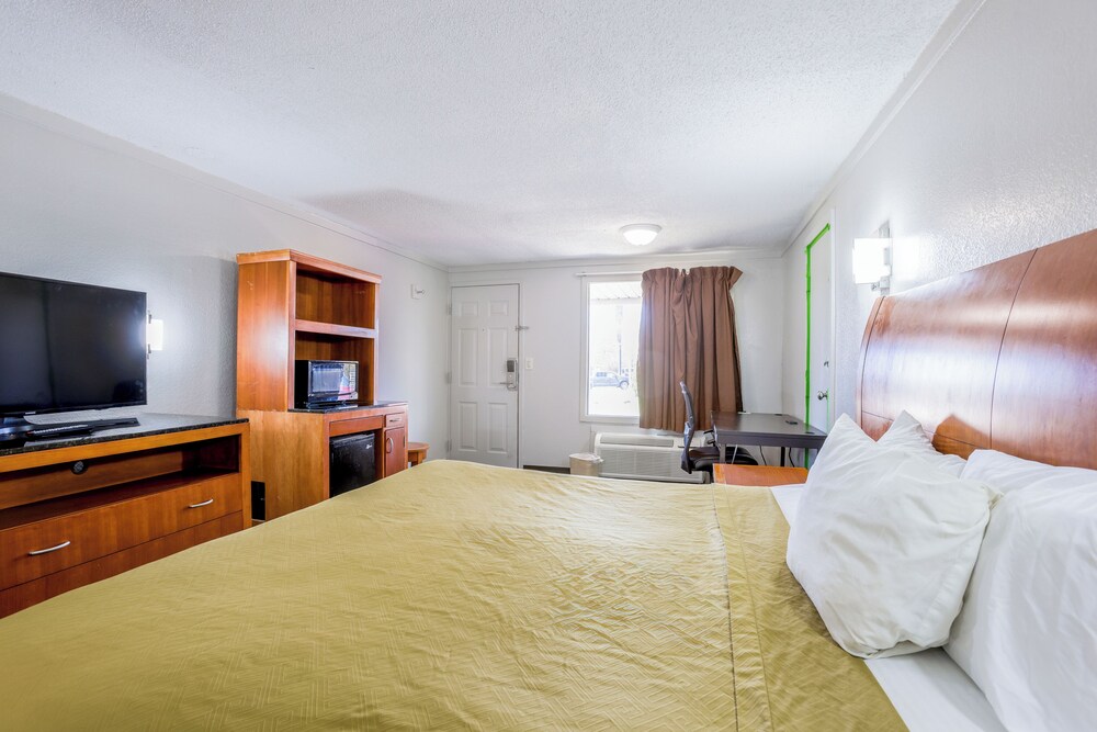 cozy garden inn