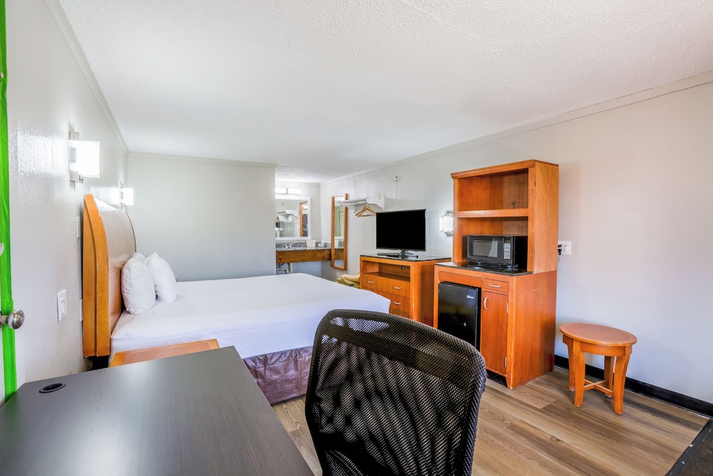 cozy garden inn
