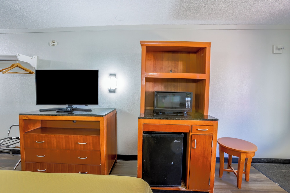 cozy garden inn
