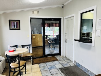 Cozy Garden Inn,United States Of America>>Richmond,2.5 star