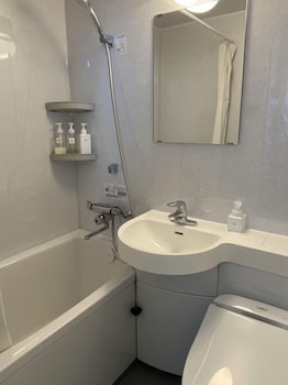 matoi hostel and bar