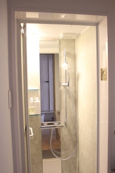 matoi hostel and bar