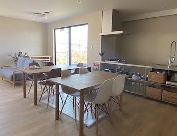 matoi hostel and bar