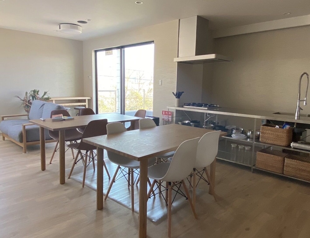 matoi hostel and bar