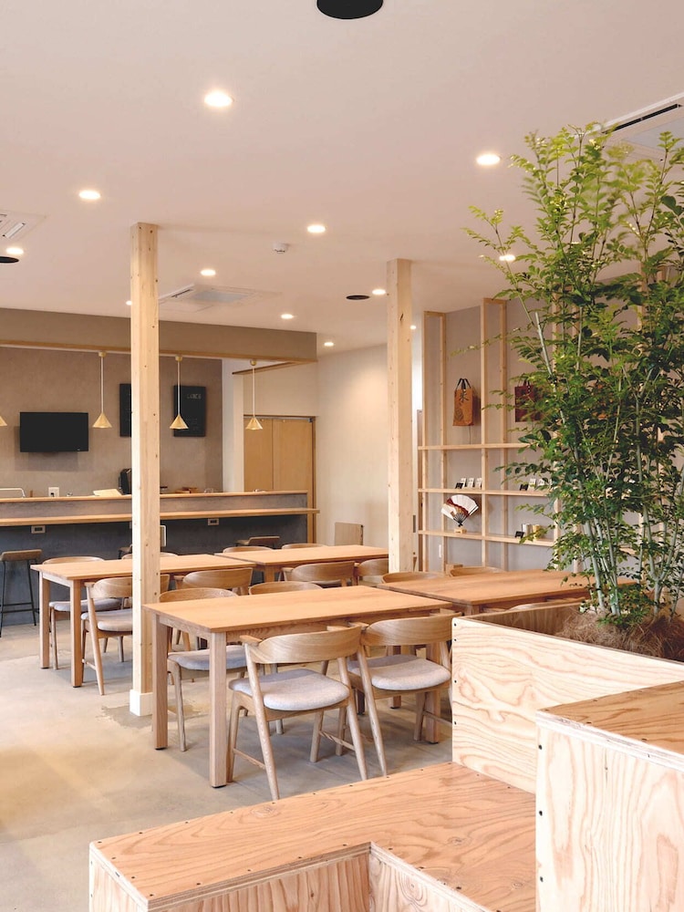 matoi hostel and bar