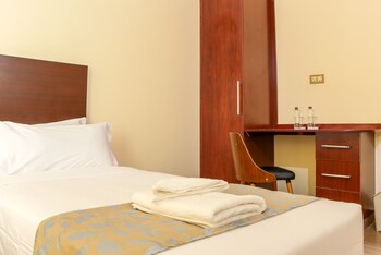 dallas premiere hotel