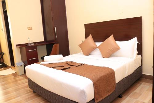 dallas premiere hotel