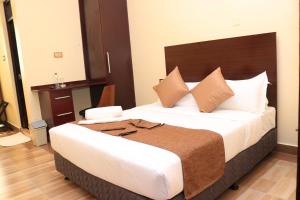 dallas premiere hotel