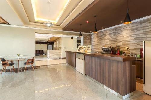 dallas premiere hotel