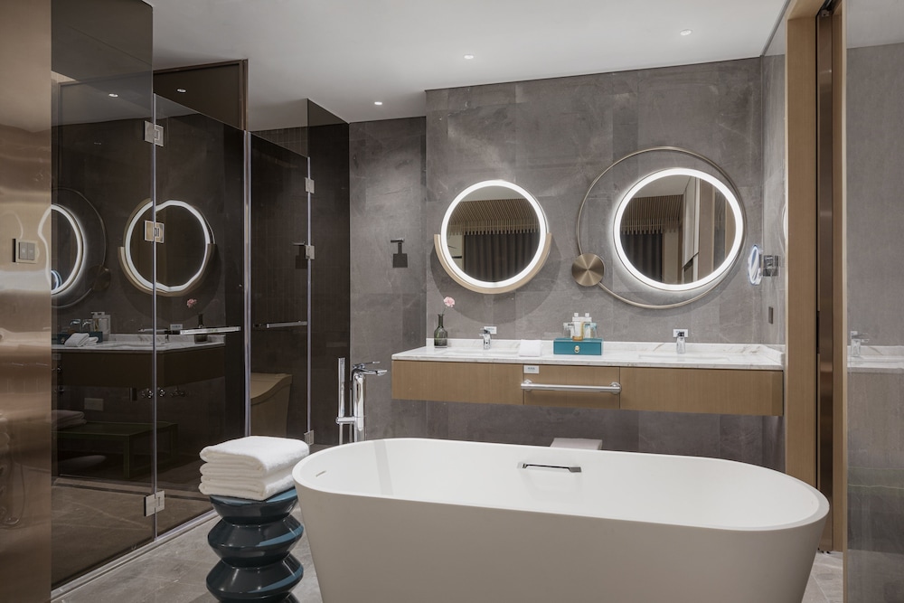 holiday inn deqing xinshi ancient town an ihg hotel