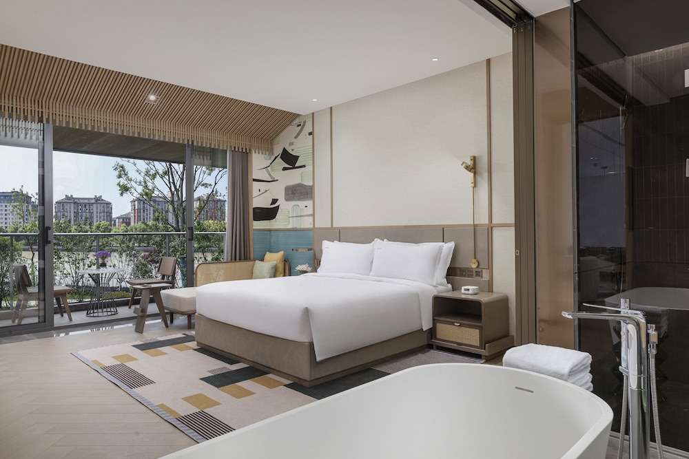holiday inn deqing xinshi ancient town an ihg hotel