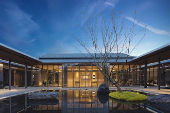 holiday inn deqing xinshi ancient town an ihg hotel