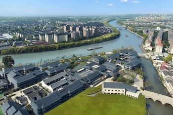 holiday inn deqing xinshi ancient town an ihg hotel