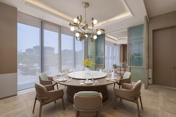 holiday inn deqing xinshi ancient town an ihg hotel