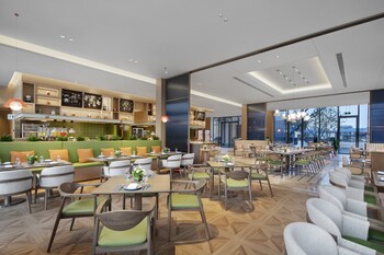 holiday inn deqing xinshi ancient town an ihg hotel