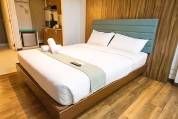 h plus hotel powered by cocotel