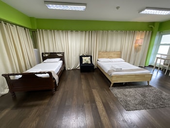 h plus hotel powered by cocotel