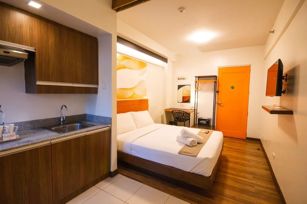 h plus hotel powered by cocotel