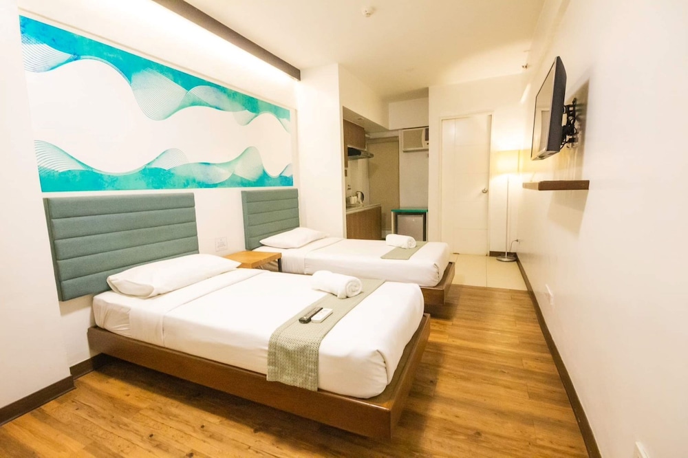 h plus hotel powered by cocotel