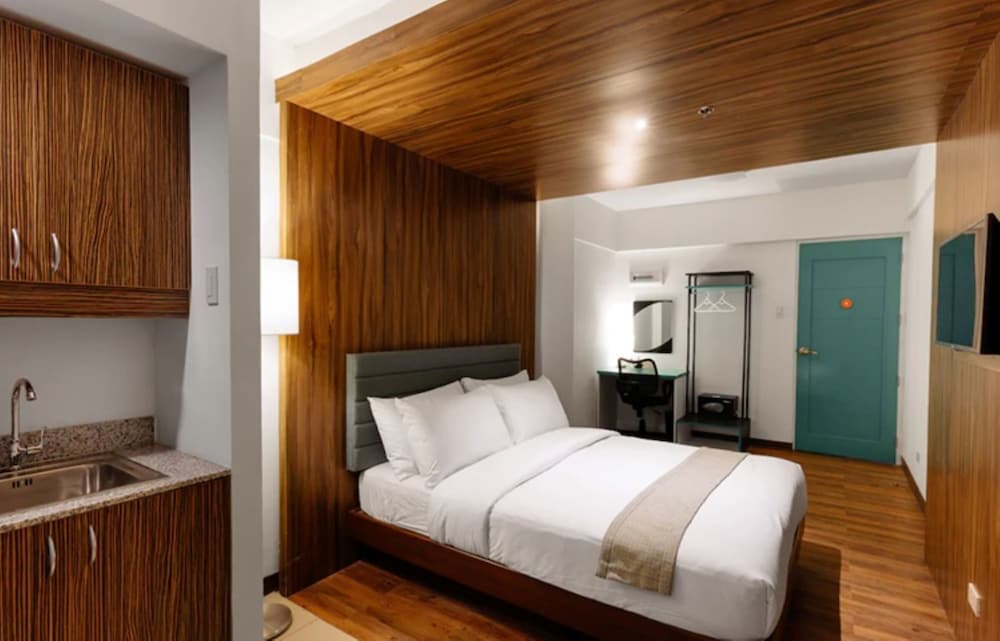 h plus hotel powered by cocotel